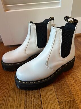 Dr martens 2976 SMOOTH LEATHER PLATFORM CHELSEA BOOTS